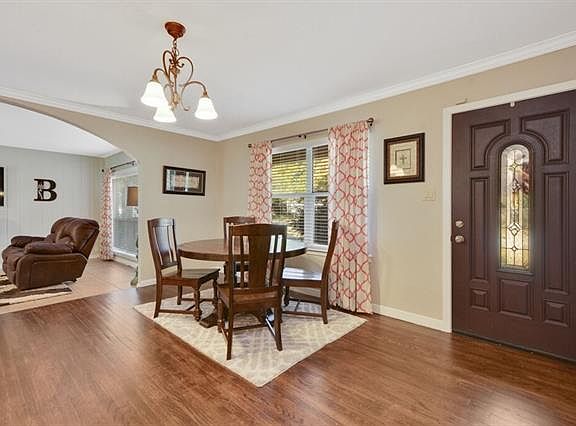 3rd image of 715 Vogel St