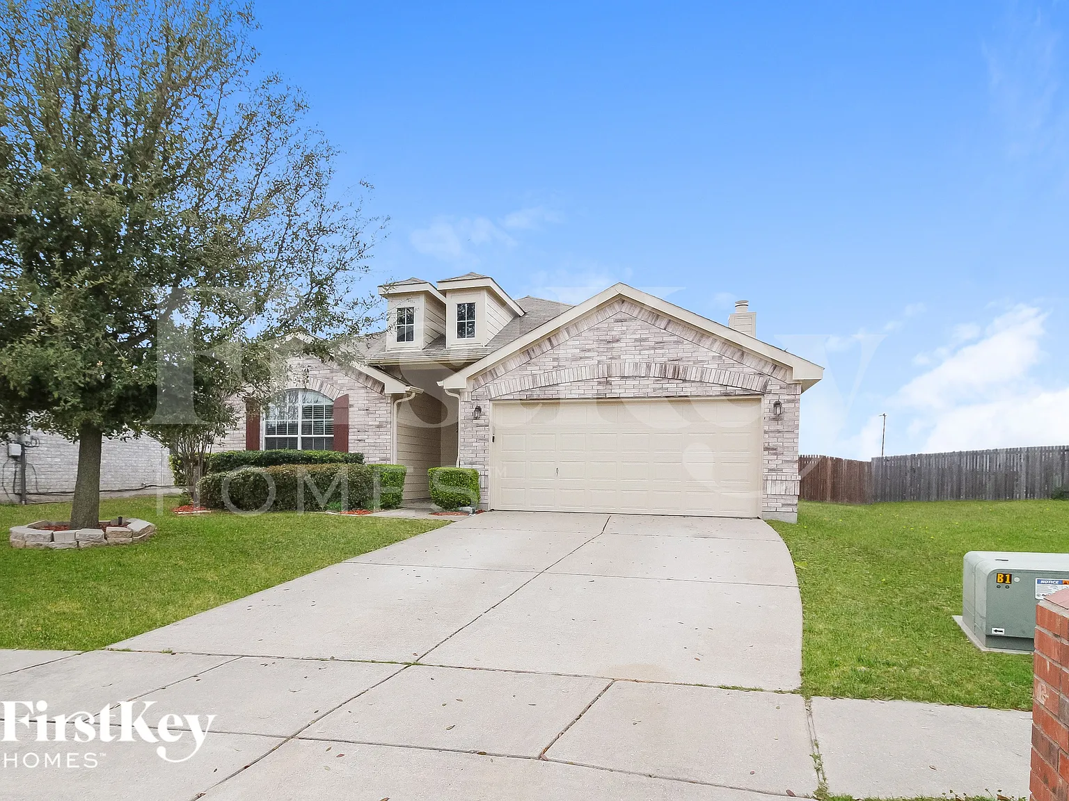 4 bed, 2.0 bath, 1898 sqft, $2,180 — Photo 2
