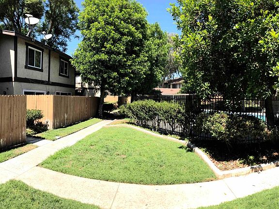 4th image of 9800 Vesper Ave Unit 9