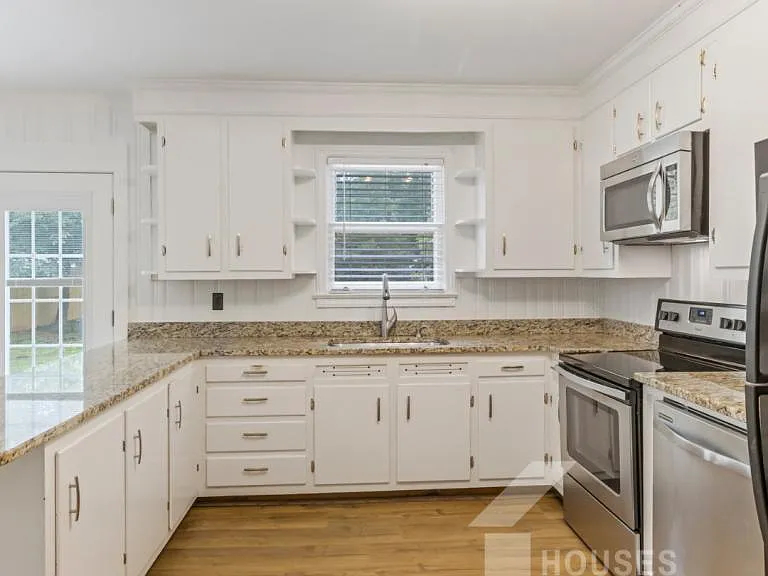 9 Forestdale Dr — Photo 5