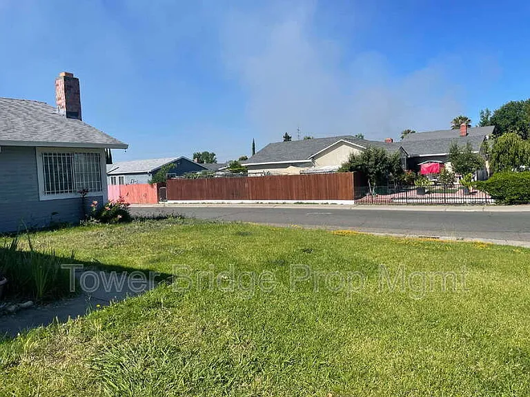 4068 Fawn Cir — Photo 17