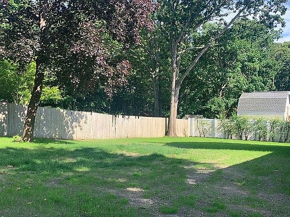 2nd image of 25 Green Pl