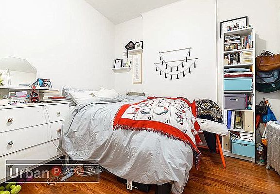 4th image of 617 Saint Johns Pl APT 2