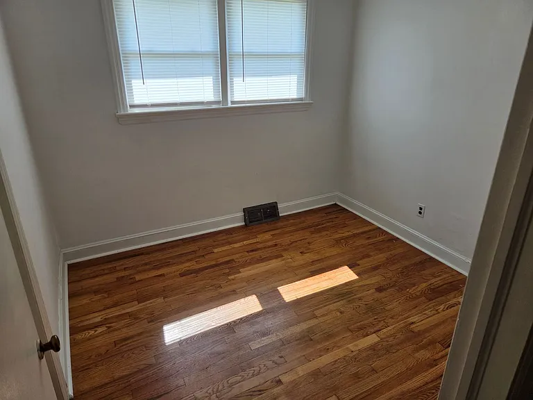 405 Stanton Rd — Photo 5