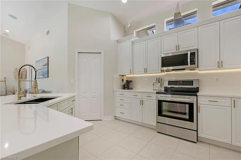4 bed, 3.0 bath, 2273 sqft, $18,000 — Photo 4