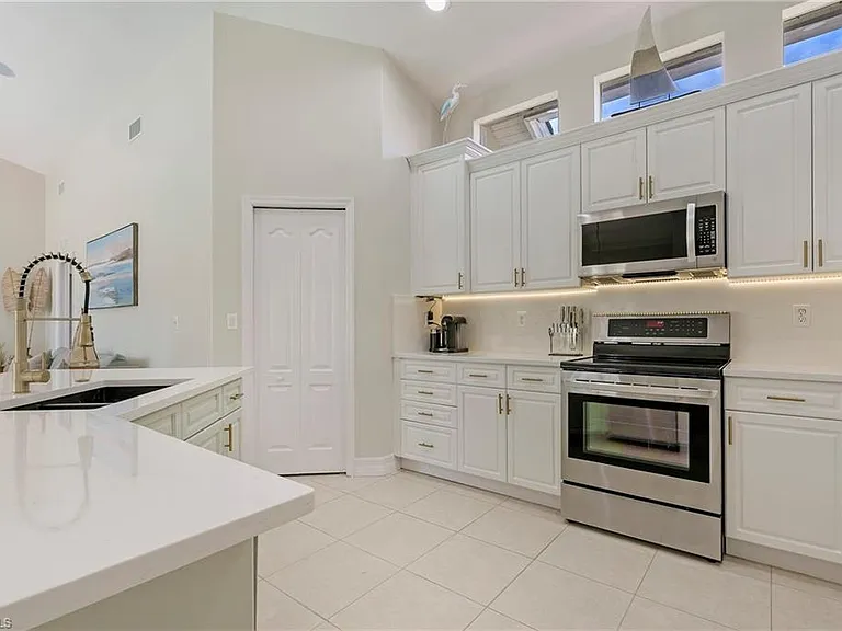 1020 Tivoli Ln — Photo 4