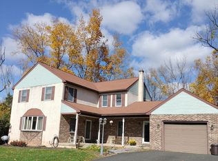 1991 Hoffmansville Rd, Frederick, PA 19435