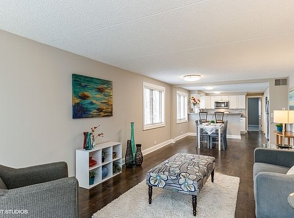4th image of 225 E Wing St APT 304