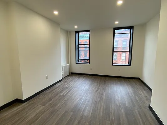 Rented by REAL New York | media 22