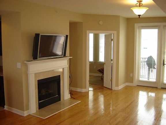 Living Room w-Fireplace