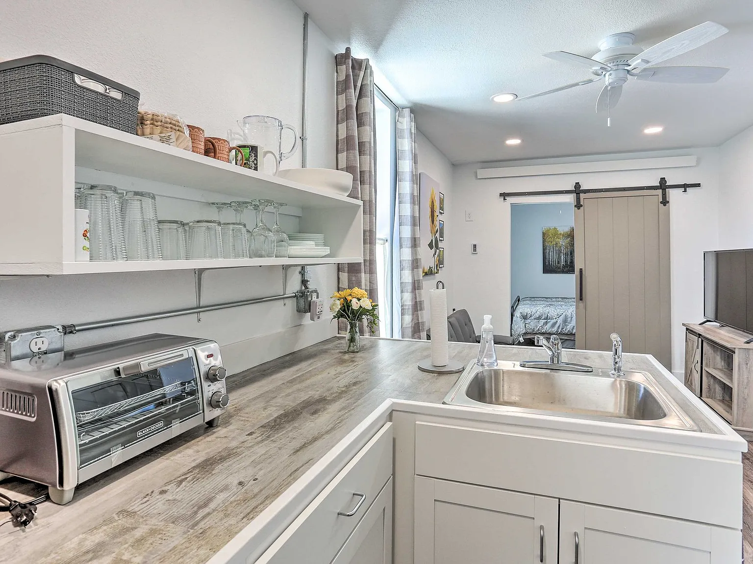 1 bed, $900 — Photo 4