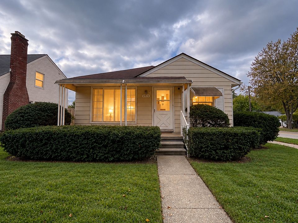 View of house from Oakshire Street (house sits on corner of Oakshire and Catalpa).