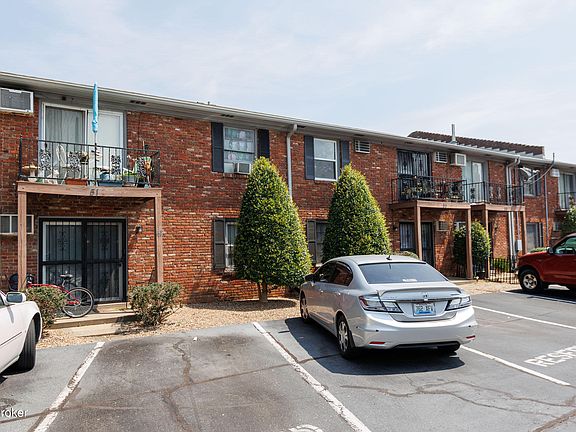 2nd image of 1924 Goldsmith Ln Unit 54