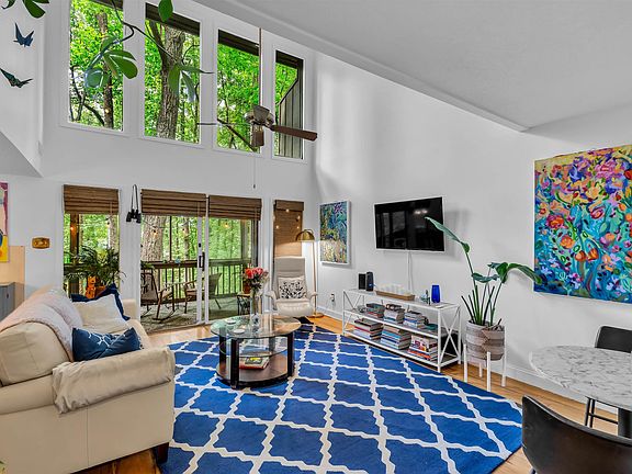 4th image of 178 Ingleoak Ln
