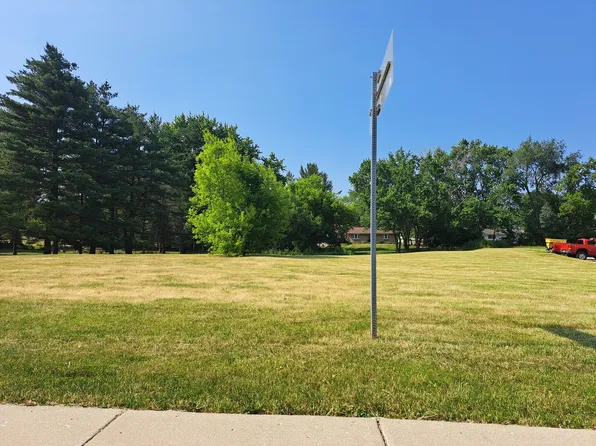 2506 W Johnsburg Rd, Johnsburg, IL 60051