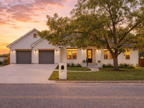 271 College S, La Grange, TX 78945