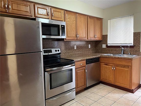 4th image of 1304 Cartier Dr