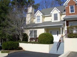 14 Forest Ridge Ct, Sandy Springs, GA 30350