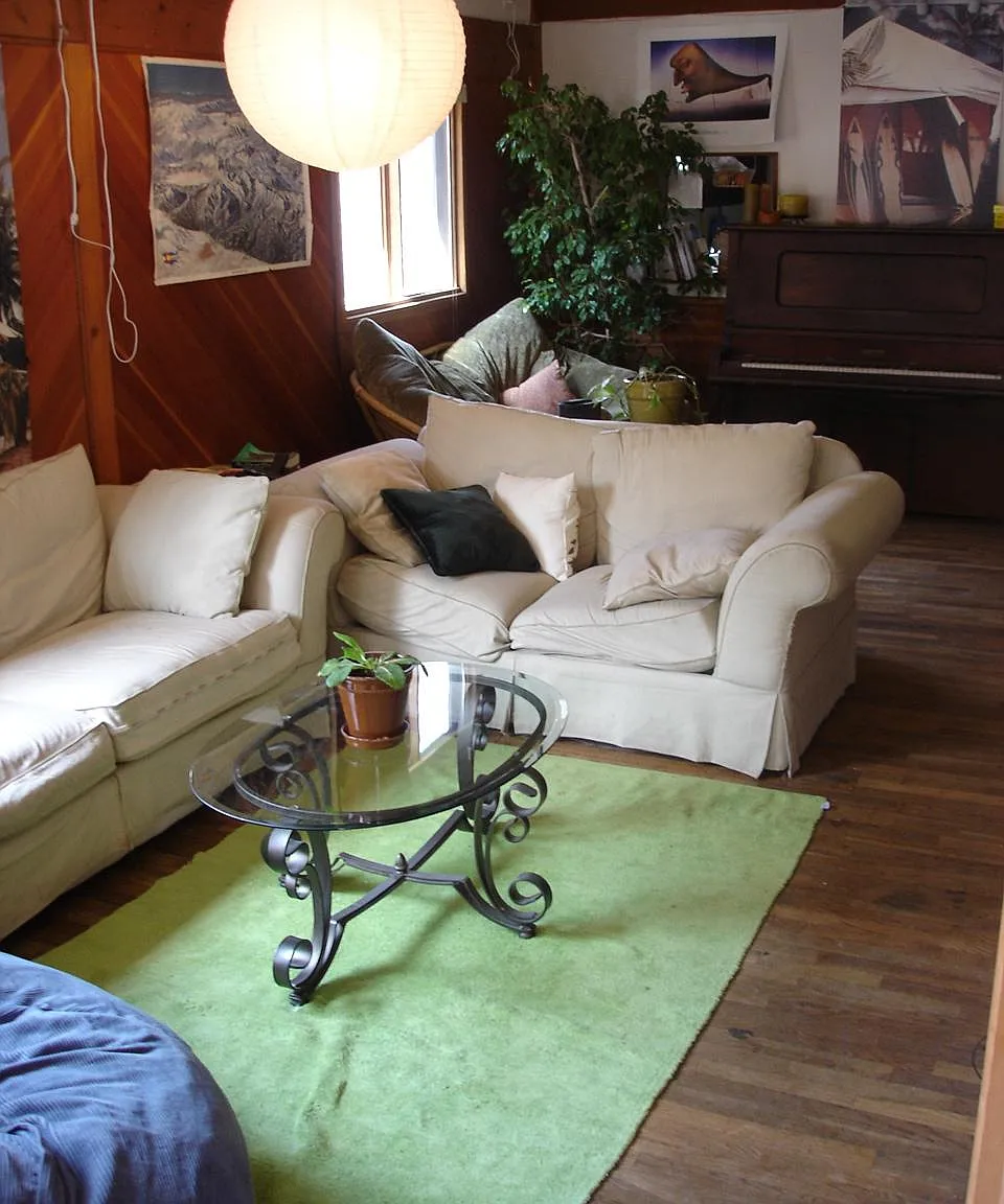4 bed, 1400 sqft, $4,200 — Photo 3