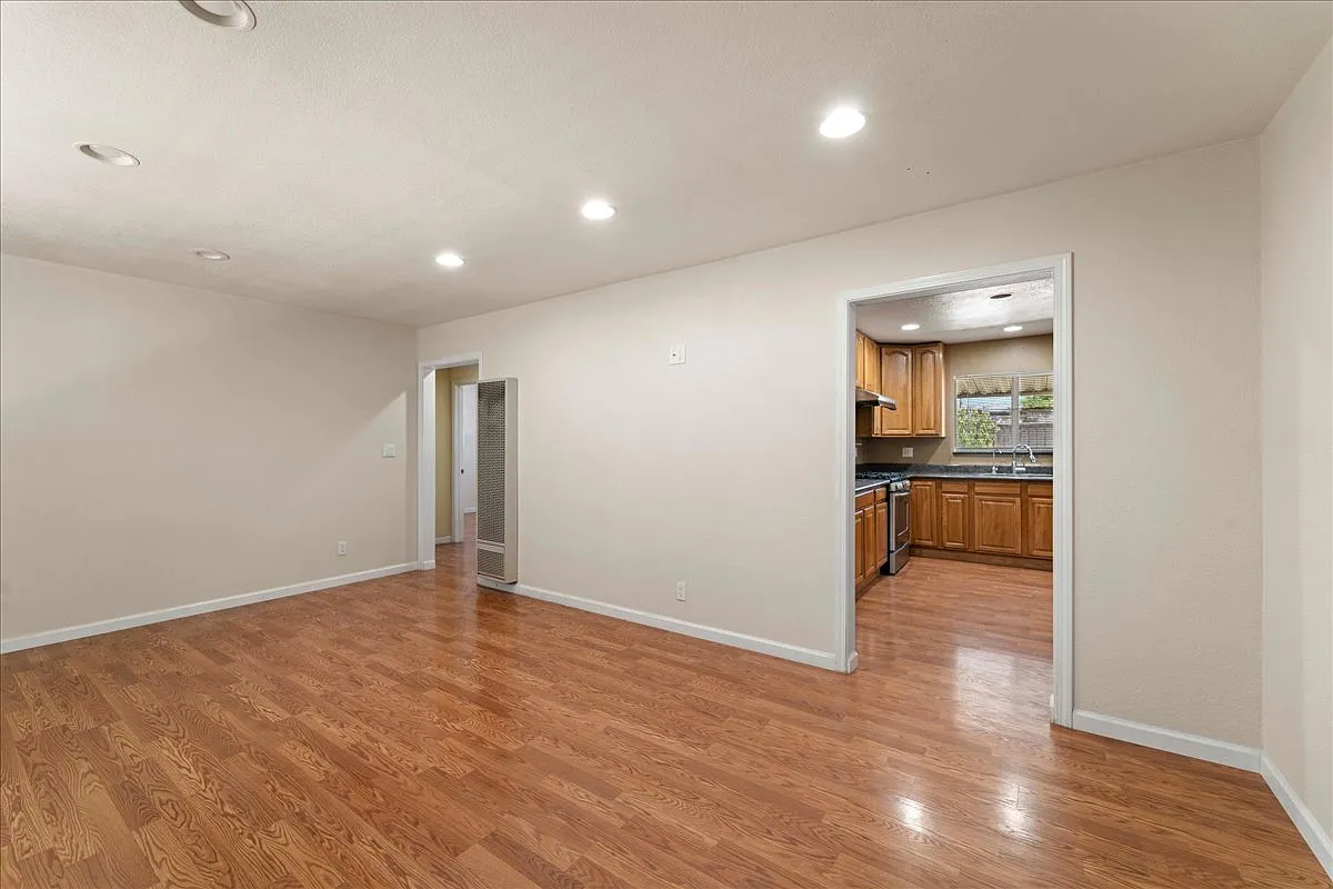 2 bed, 1118 sqft, $3,500 — Photo 1