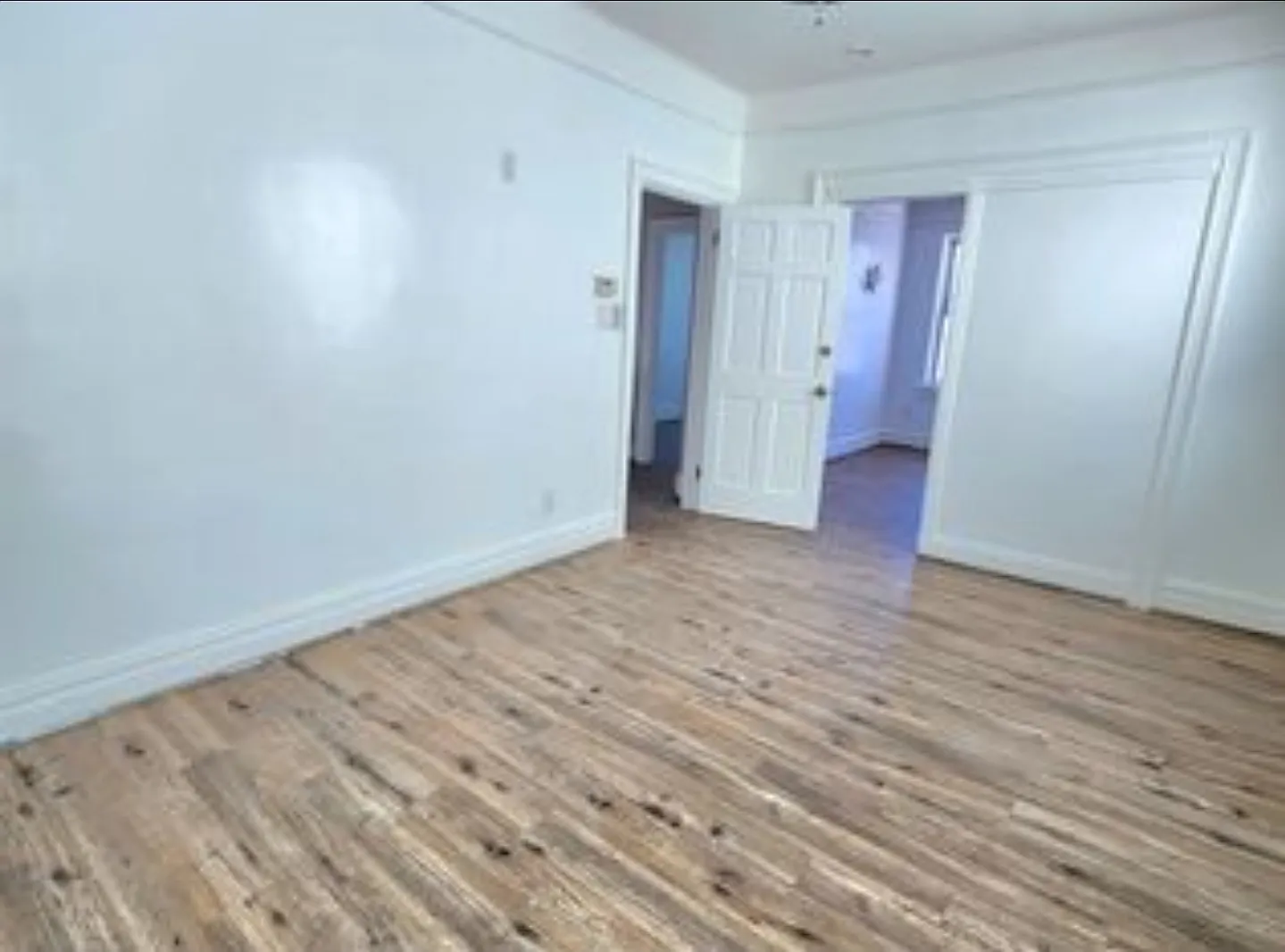 3 bed, 1.5 bath, 1000 sqft, $2,500 — Photo 3