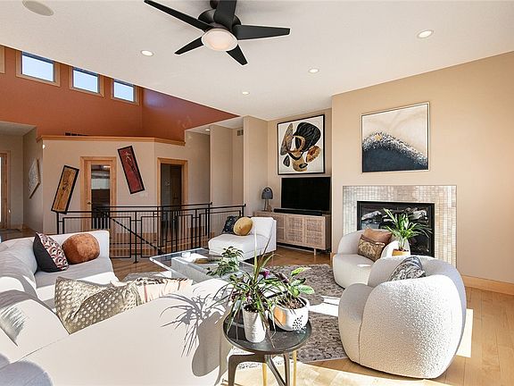 2nd image of 14422 Oakwood Dr