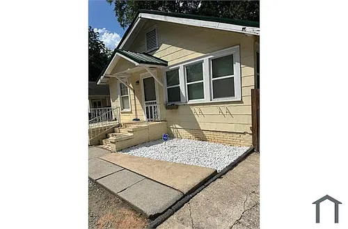 936 Rowan St Photo 1