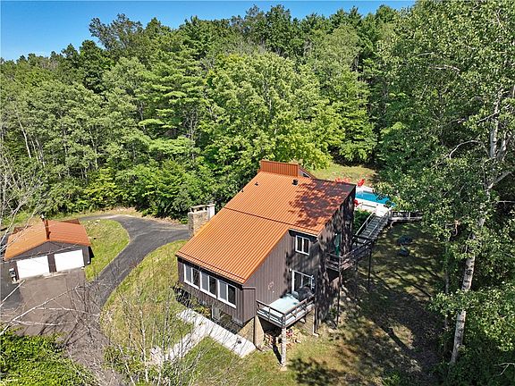 2nd image of 560 Steege Hill Rd