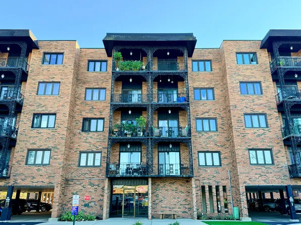 9355 Landings Ln Unit 503, Des Plaines, IL 60016