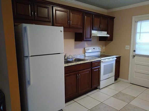 5th image of 2897 Meadow Lake Ave APT A