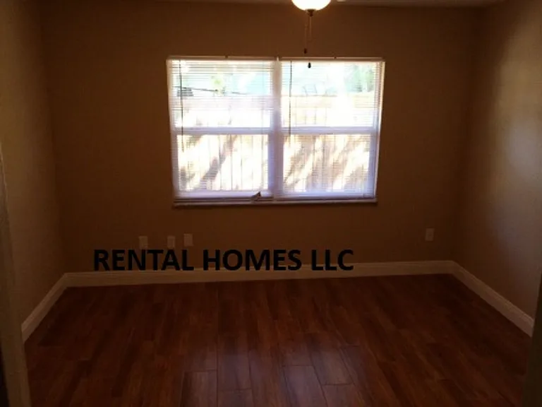 133 Clyde Ave — Photo 10