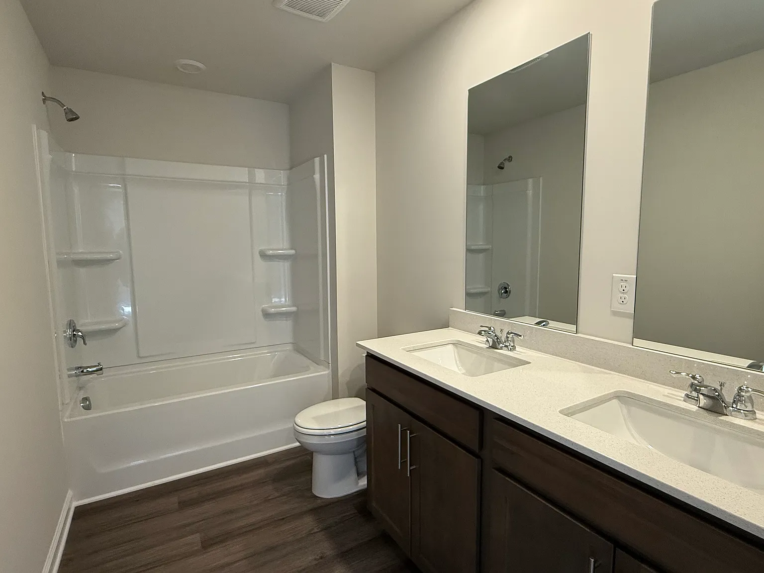 4 bed, 2.5 bath, 2479 sqft, $2,800 — Photo 4