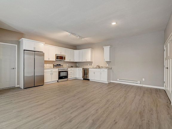 3rd image of 216 Chalet Dr