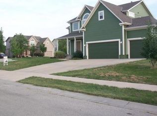 637 E Bluebird St, Gardner, KS 66030