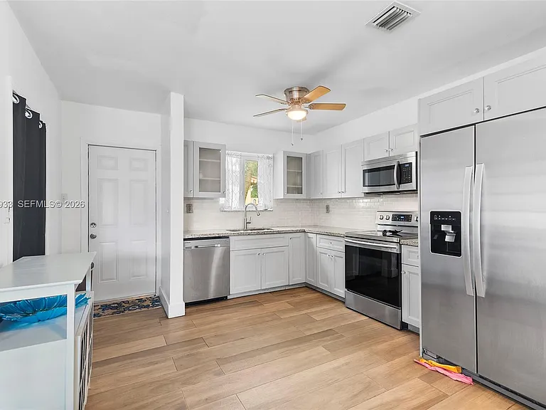 17410 NE 11th Ave — Photo 5