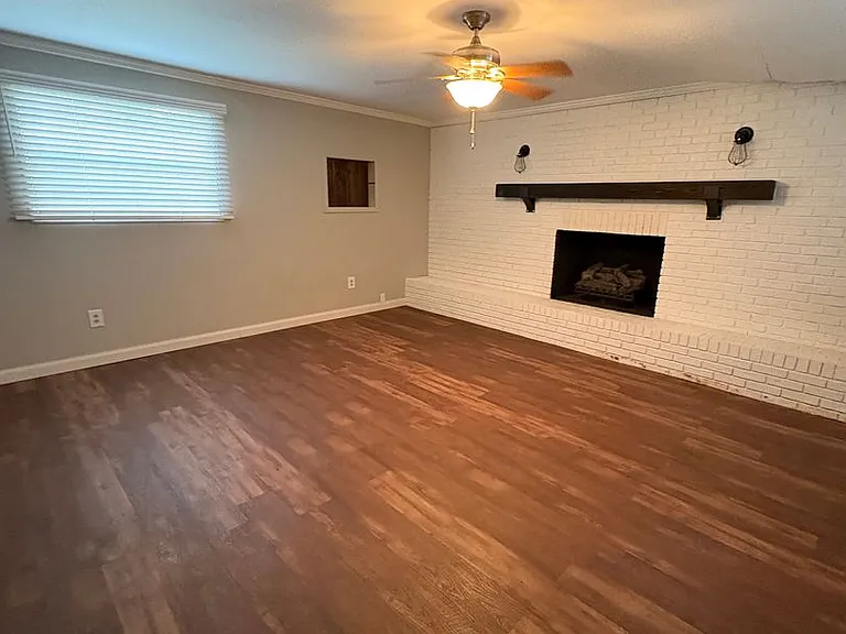3 bedroom 3 bath in Spartanburg with Lots of Space Workshop in the garage!! — Photo 42