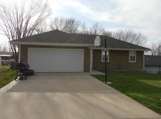 1201 N Doniphan St, Lawson, MO 64062