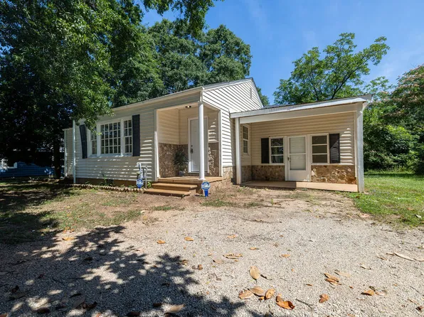 121 Moore St, Cowpens, SC 29330