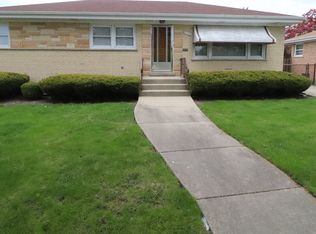 7146 W Lill St, Niles, IL 60714