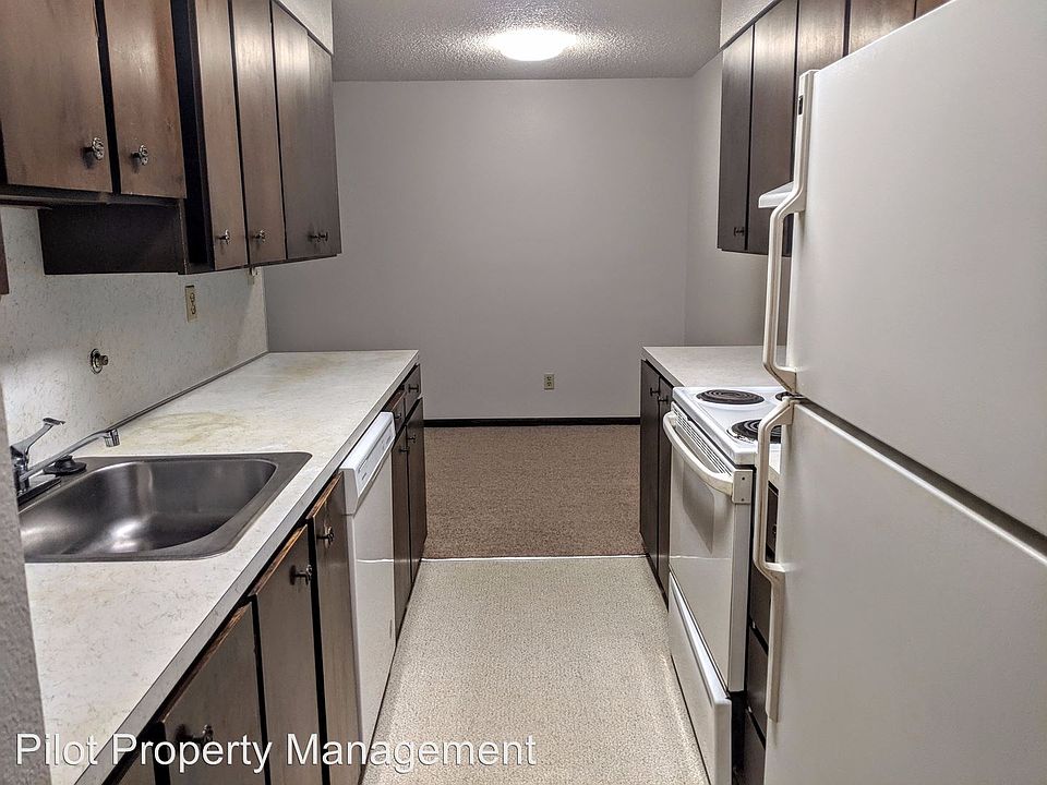1st image of 18524 Linden Ave N APT 205