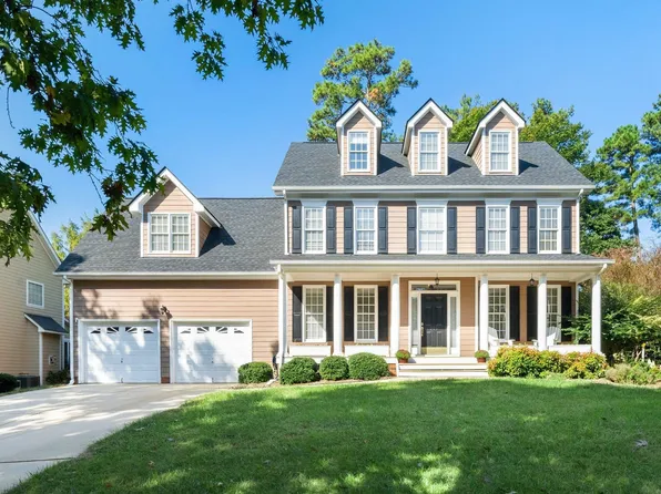 305 Holly Park Dr, Holly Springs, NC 27540