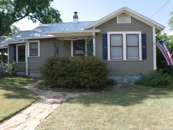 130 Idlewilde Blvd, Comfort, TX 78013