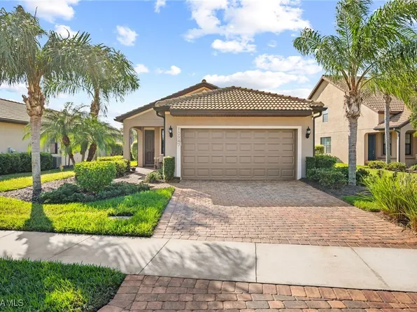 10947 Clarendon St, Fort Myers, FL 33913