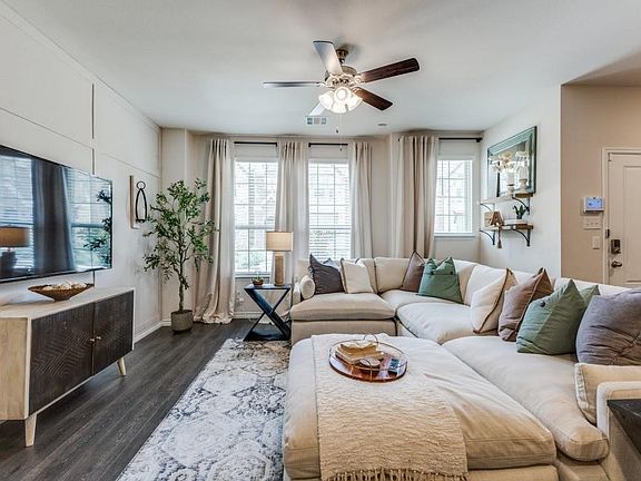 5th image of 2104 Steer Creek Pl