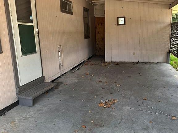 2nd image of 611 E Park Ave