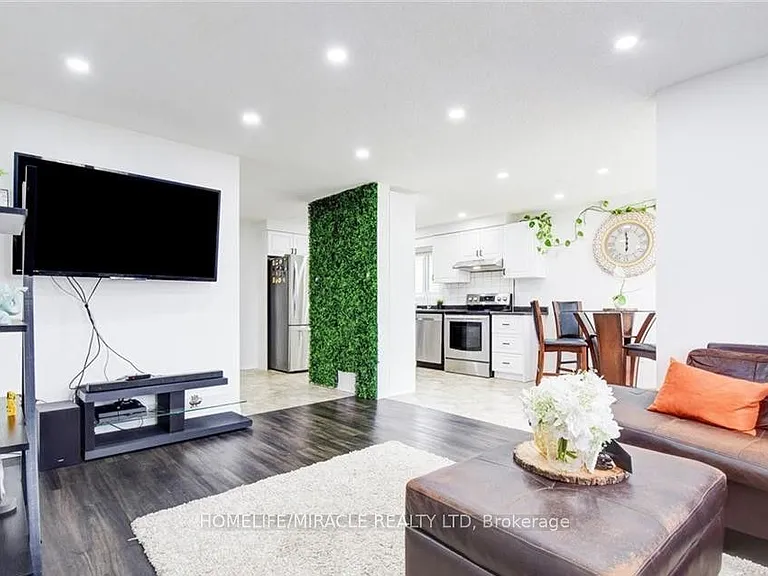 501 Highbrook Ct — Photo 3