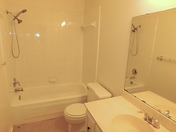 5th image of 2406-2408 Bernard St #2406