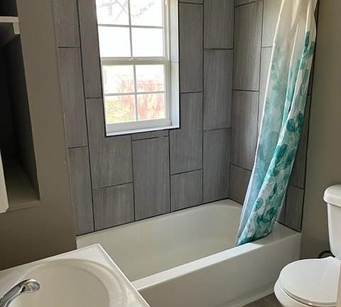 5th image of 5814 Tracy Ave
