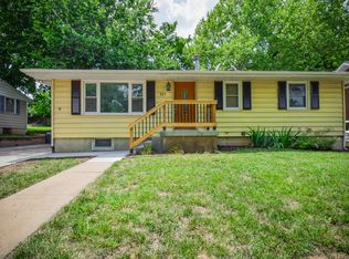 917 Mission Ave, Manhattan, KS 66502