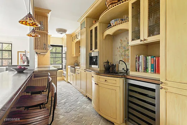 Sold by Corcoran | media 19